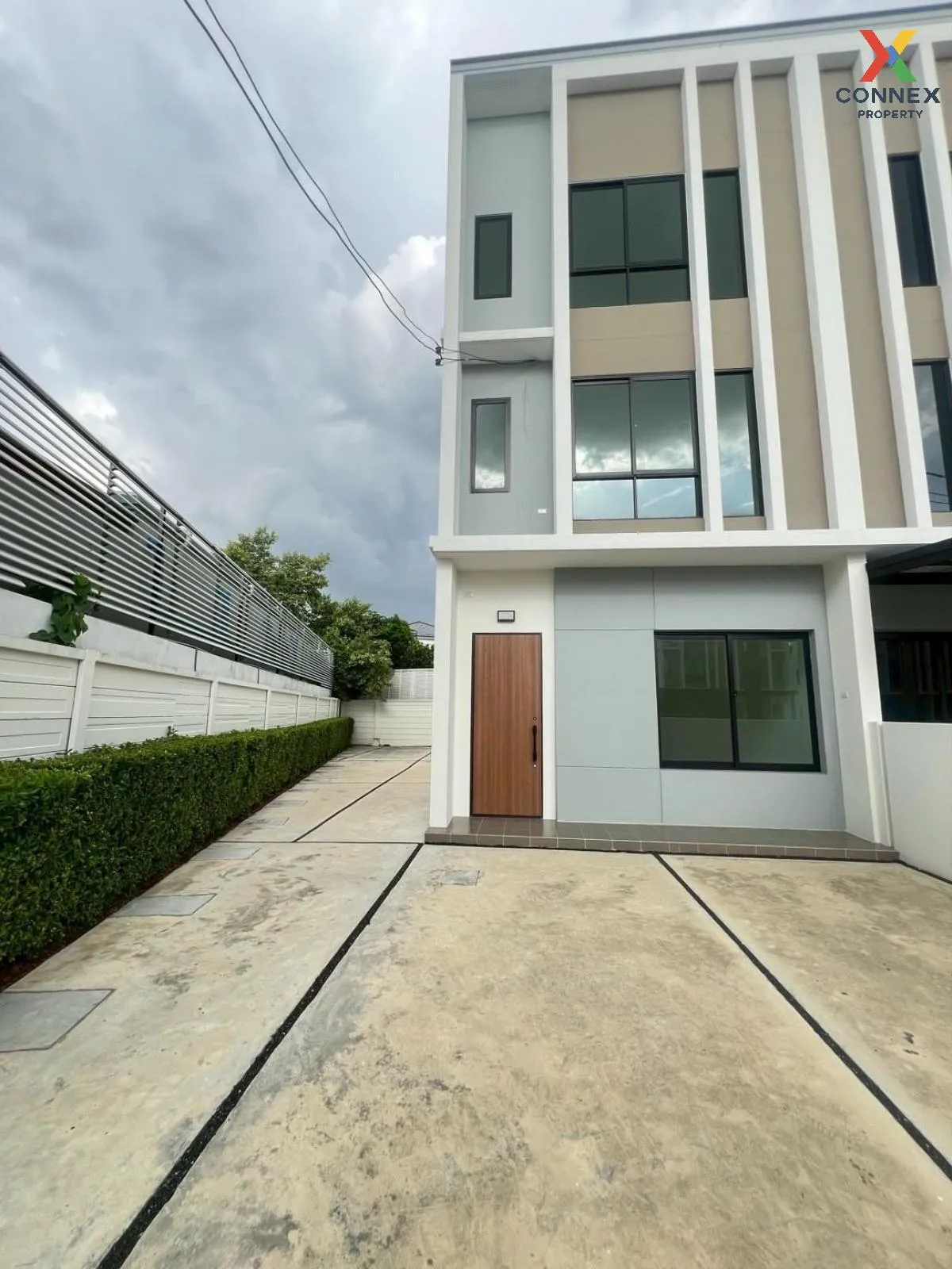 For Rent Homeoffice , Pruksa Ville @Work Ramintra Station , BTS-P 1