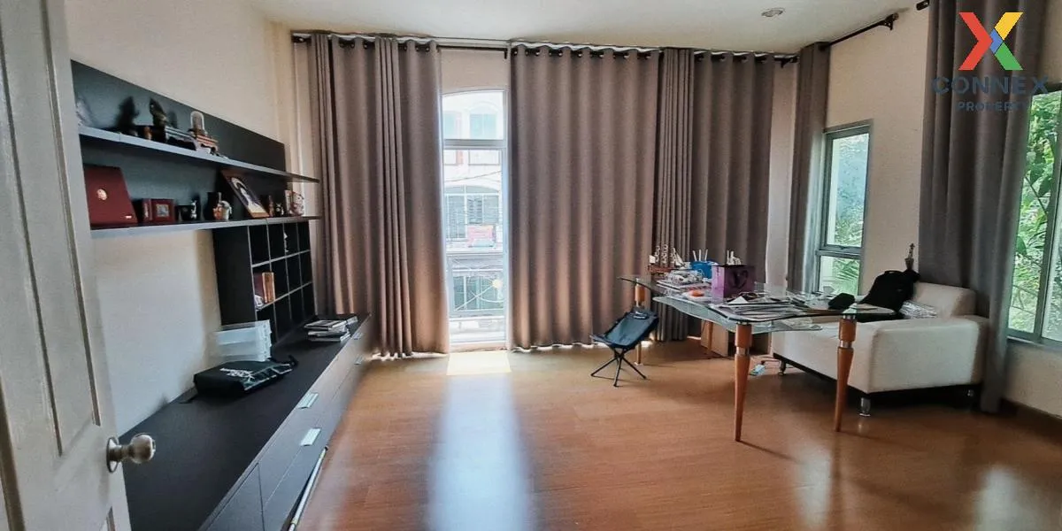 ขายทาวน์เฮ้าส์/ทาวน์โฮม  บ้านกลางเมือง เดอะ ปารีส พระราม 9-รามคำแ 3