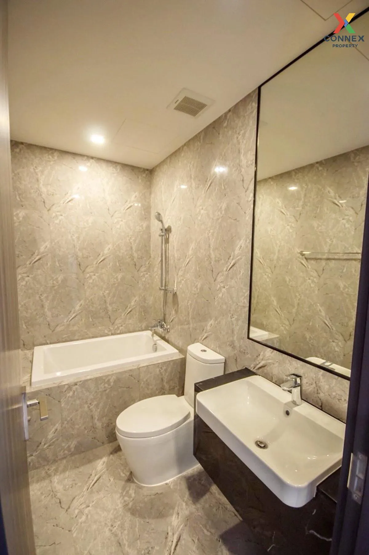 เช่าคอนโด  แอชตัน อโศก BTS-อโศก คลองเตยเหนือ เขต วัฒนา กรุงเทพ CX