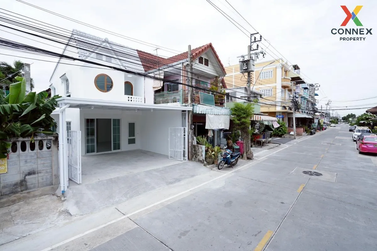 ขายทาวน์เฮ้าส์/ทาวน์โฮม  บ้านบัวทอง 2 ห้องมุม รีโนเวทใหม่ บางรักพ 2