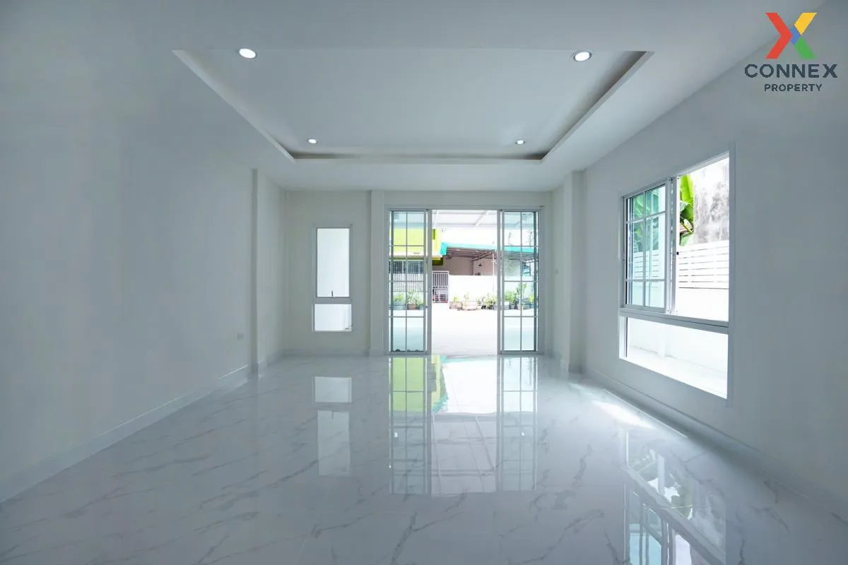 ขายทาวน์เฮ้าส์/ทาวน์โฮม  บ้านบัวทอง 2 ห้องมุม รีโนเวทใหม่ บางรักพ