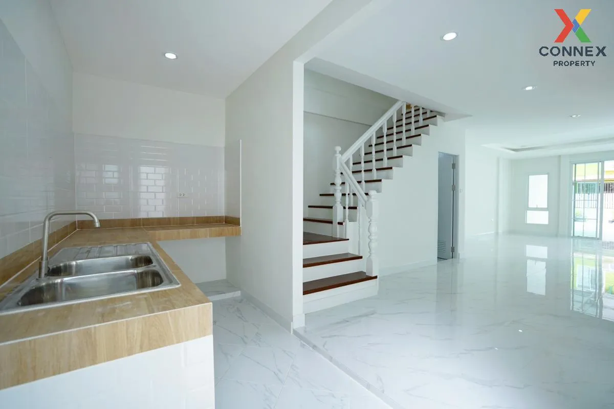 ขายทาวน์เฮ้าส์/ทาวน์โฮม  บ้านบัวทอง 2 ห้องมุม รีโนเวทใหม่ บางรักพ