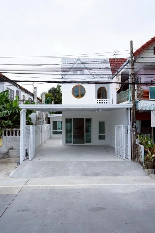 ขายทาวน์เฮ้าส์/ทาวน์โฮม  บ้านบัวทอง 2 ห้องมุม รีโนเวทใหม่ บางรักพัฒนา บางบัวทอง นนทบุรี CX-131084