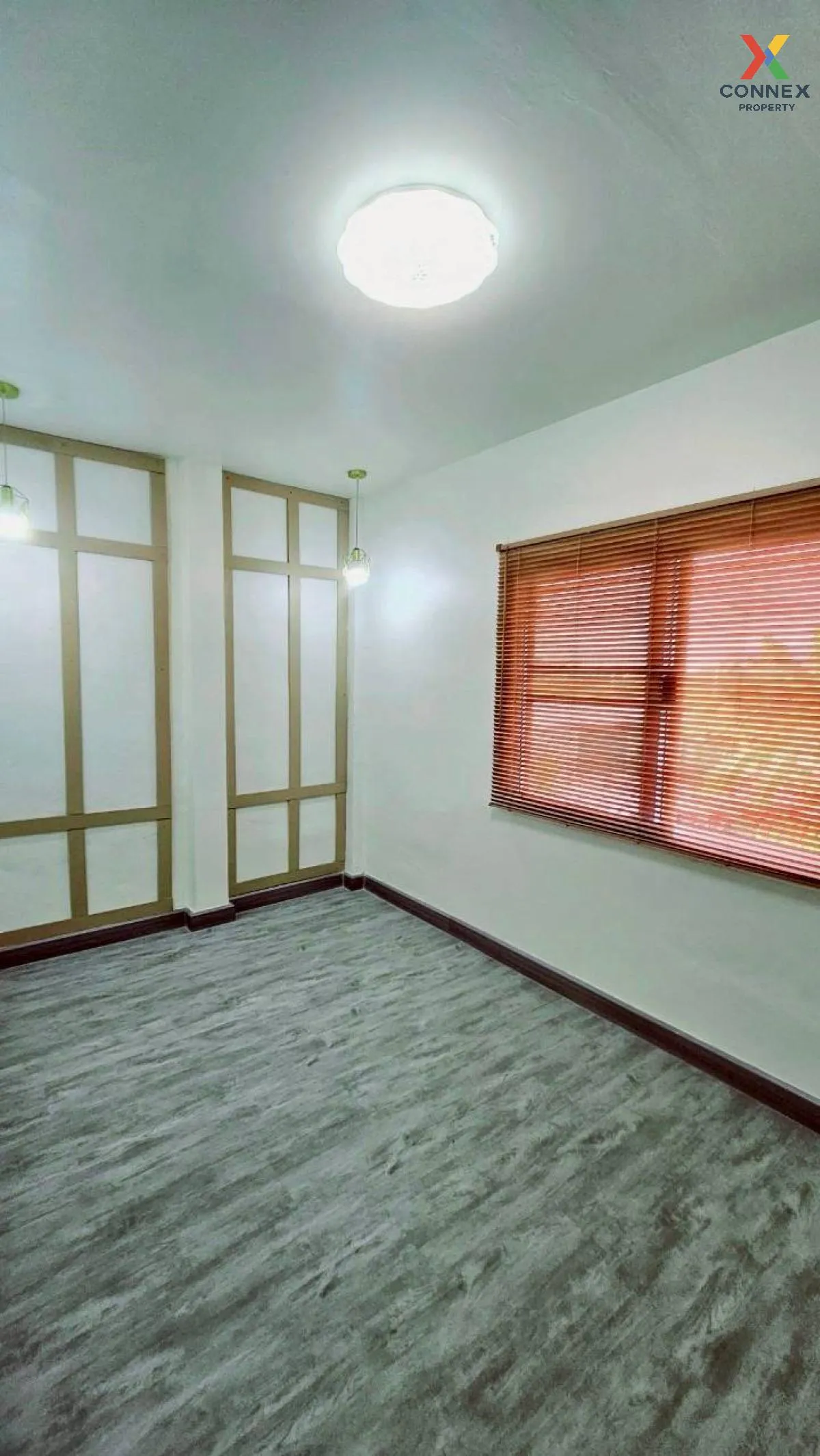 ขายบ้าน  หมู่บ้านฉัตรหลวง ราษฎร์อุทิศ 54 MRT-มีนบุร แสนแสบ เขต มี