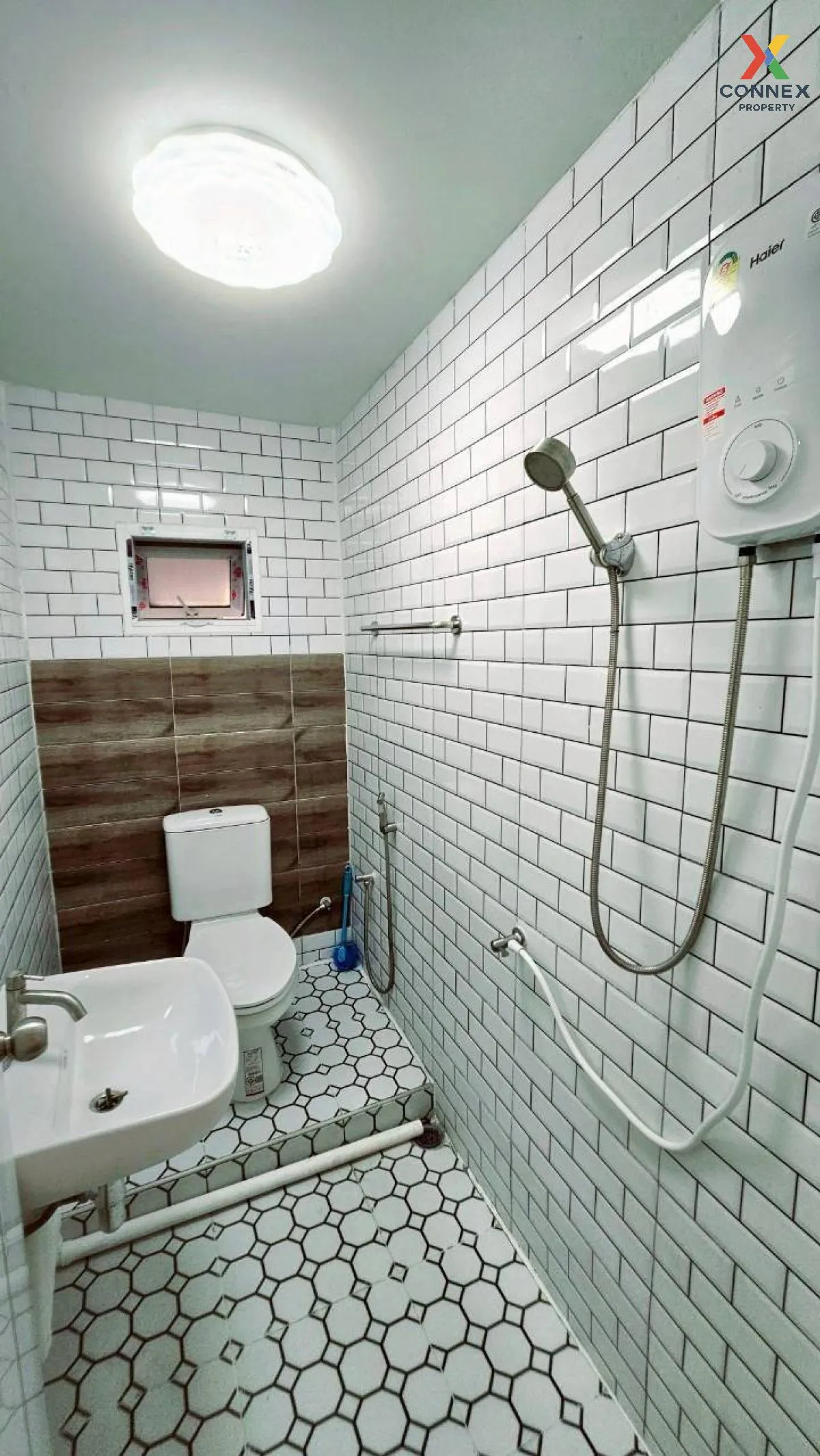 ขายบ้าน  หมู่บ้านฉัตรหลวง ราษฎร์อุทิศ 54 MRT-มีนบุร แสนแสบ เขต มี