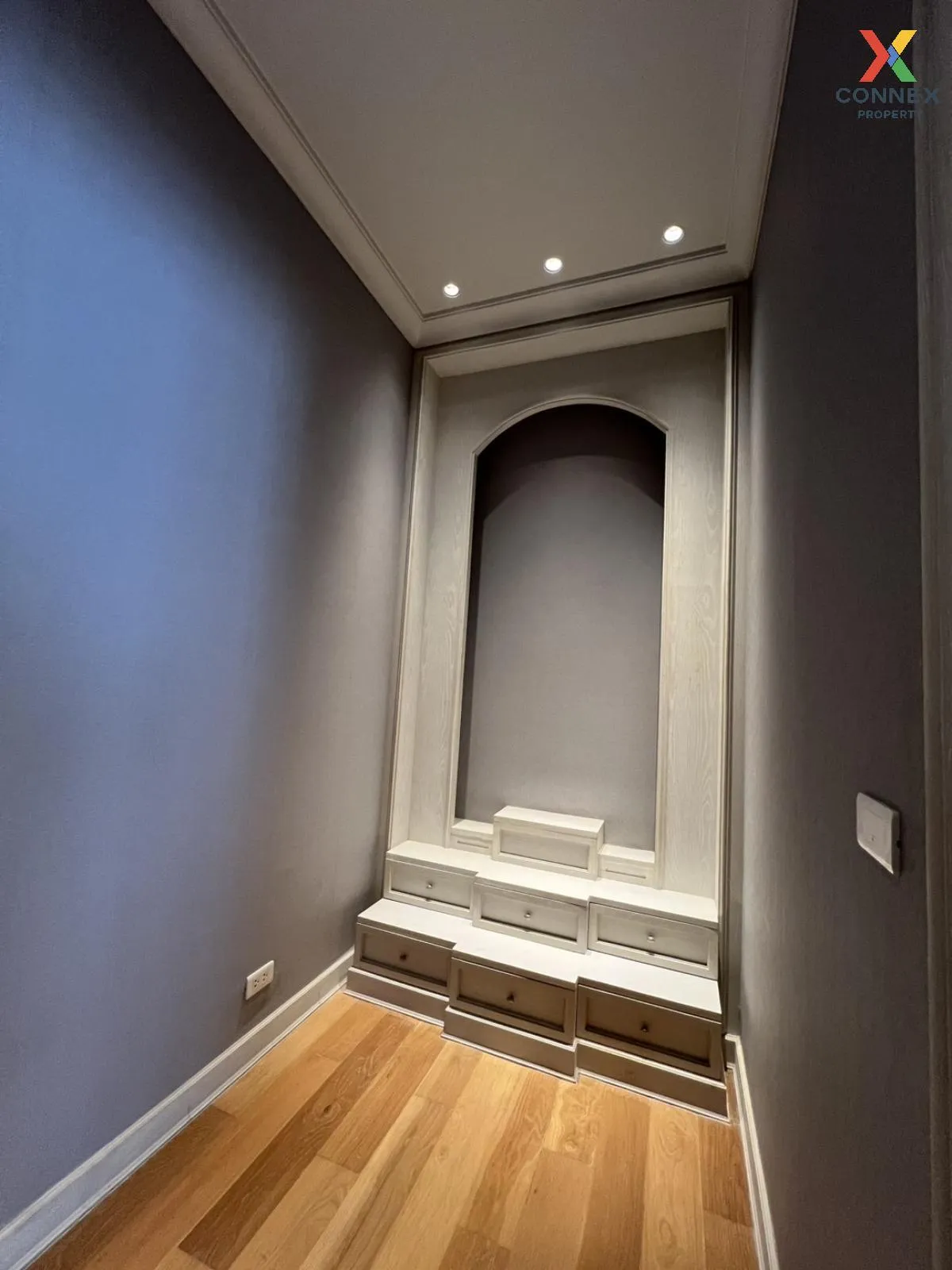 (วิวทะเลสาปหมู่บ้าน หลังมุม) ขายบ้าน  เดอะ รอยัล เรสซิเดนท์ ห้องม