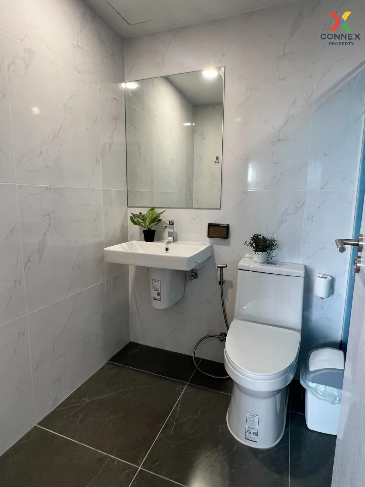 เช่าคอนโด  ออริจิ้น ปลั๊ก แอนด์ เพลย์ ศรีนครินทร์ MRT-ศรีด่าน (สา