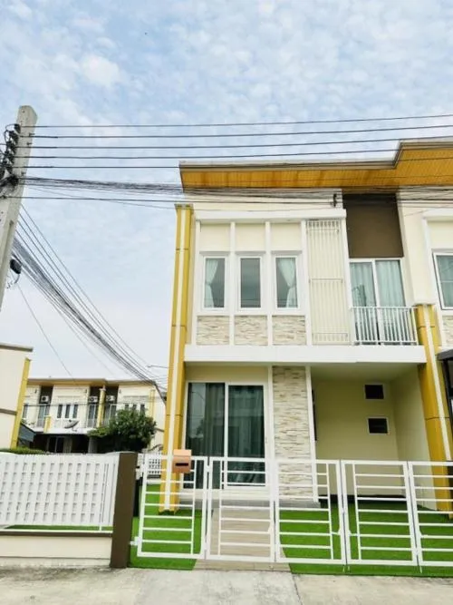 เช่าทาวน์เฮ้าส์/ทาวน์โฮม  โกลเด้น ทาวน์ 2 อ่อนนุช - ลาดกระบัง บางด้วน เมืองสมุทรปราการ สมุทรปราการ CX-131231