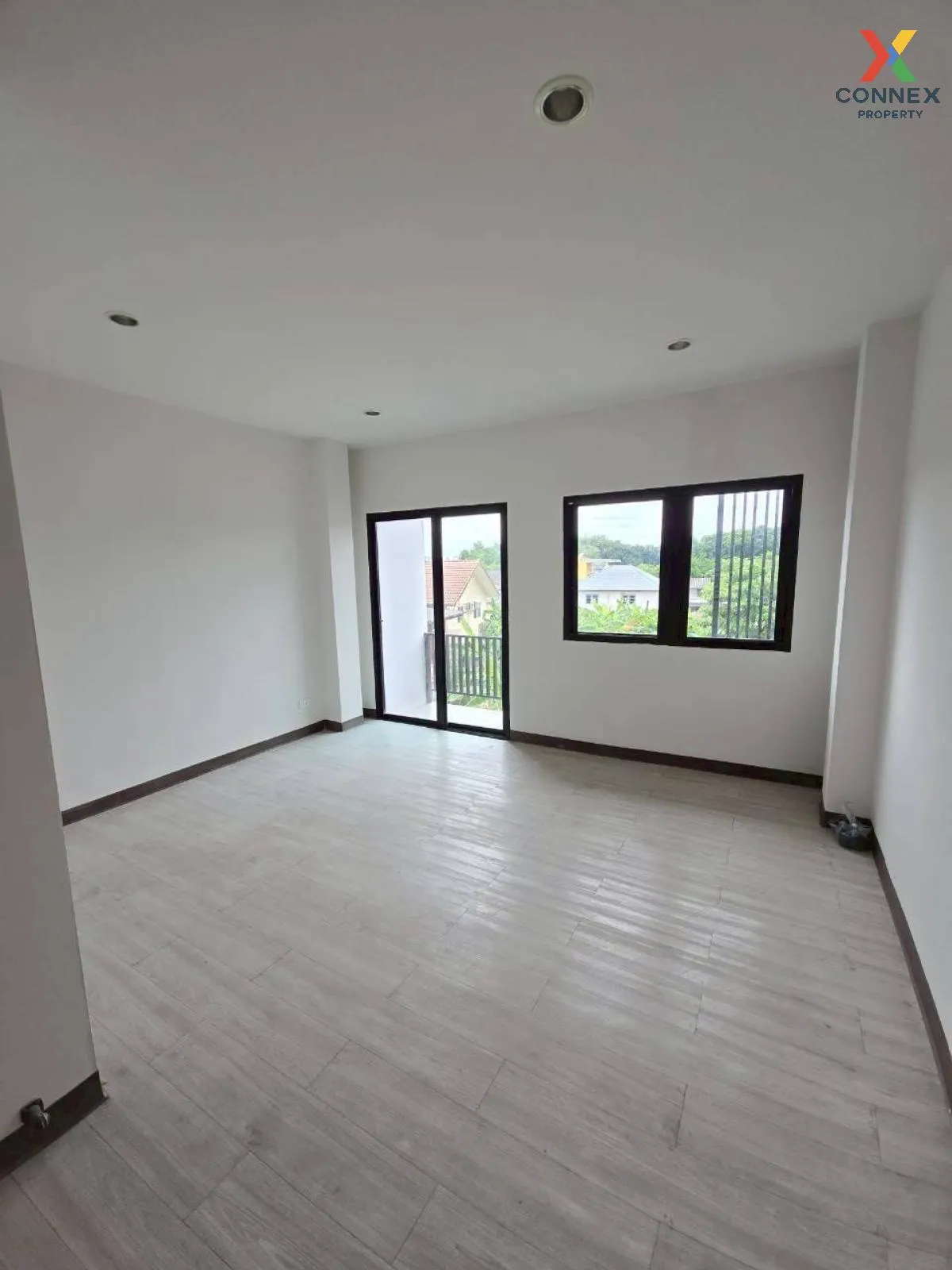 For Sale Townhome 3-storey with single-storey building , Khlong K