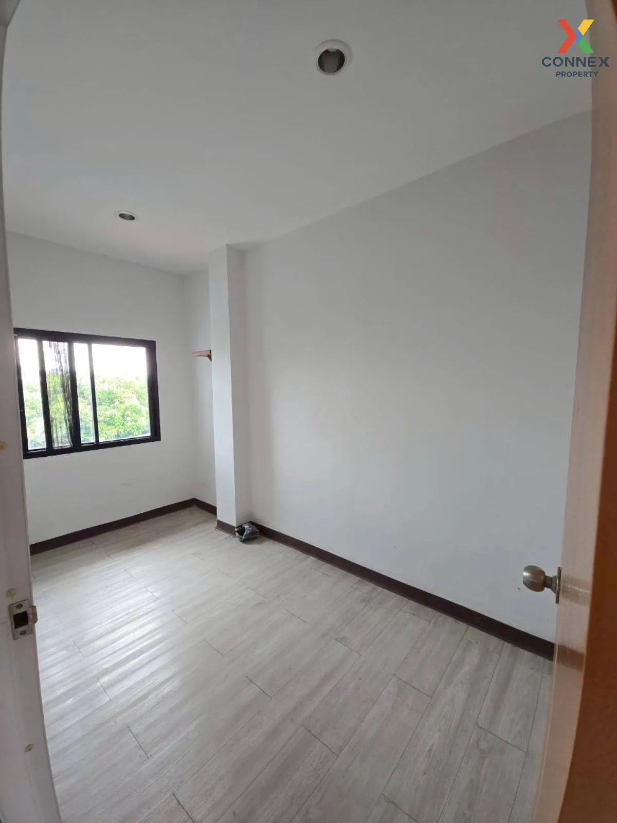 For Sale Townhome 3-storey with single-storey building , Khlong K