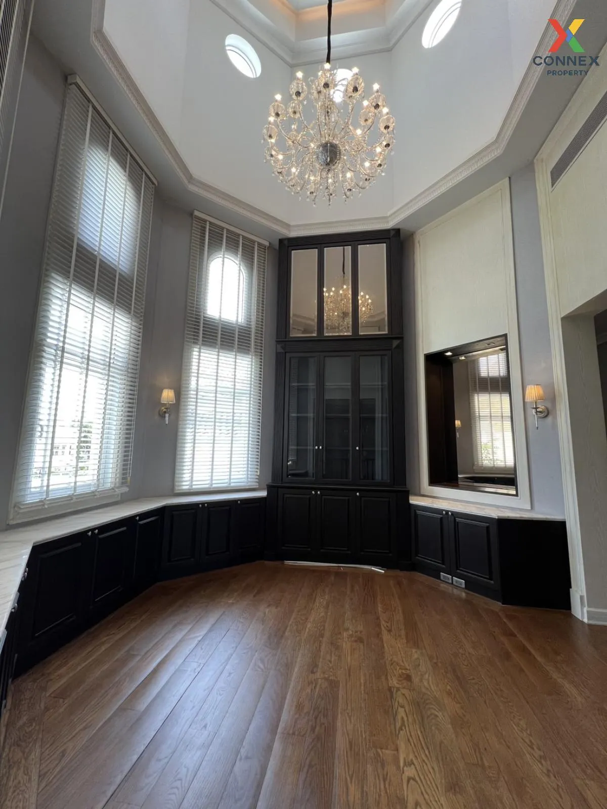 (วิวทะเลสาปหมู่บ้าน) ขายบ้าน  เดอะ รอยัล เรสซิเดนท์ วิวแม่น้ำ จรเ