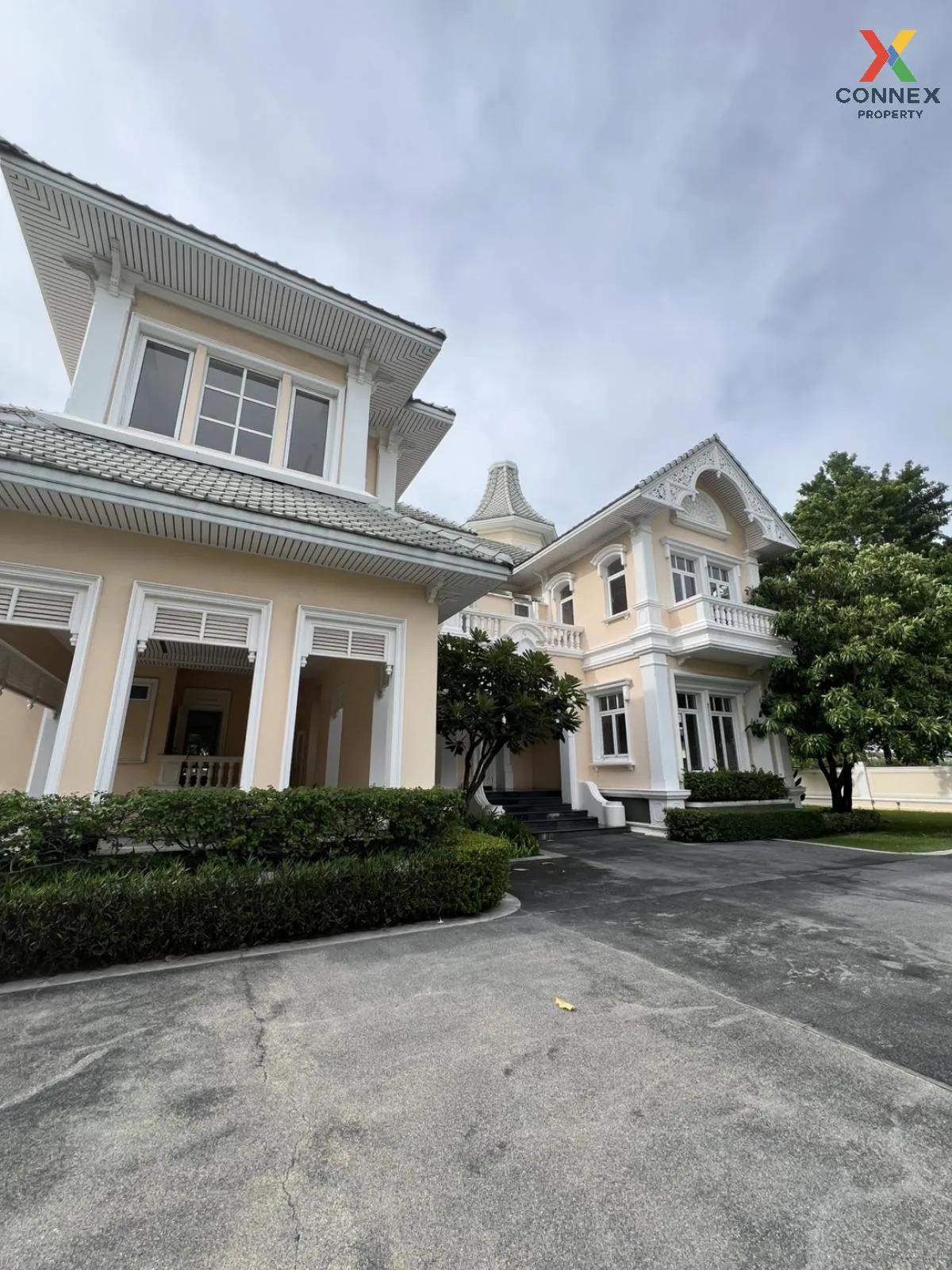 (วิวทะเลสาปหมู่บ้าน หลังมุม) ขายบ้าน  เดอะ รอยัล เรสซิเดนท์ จรเข้ 1