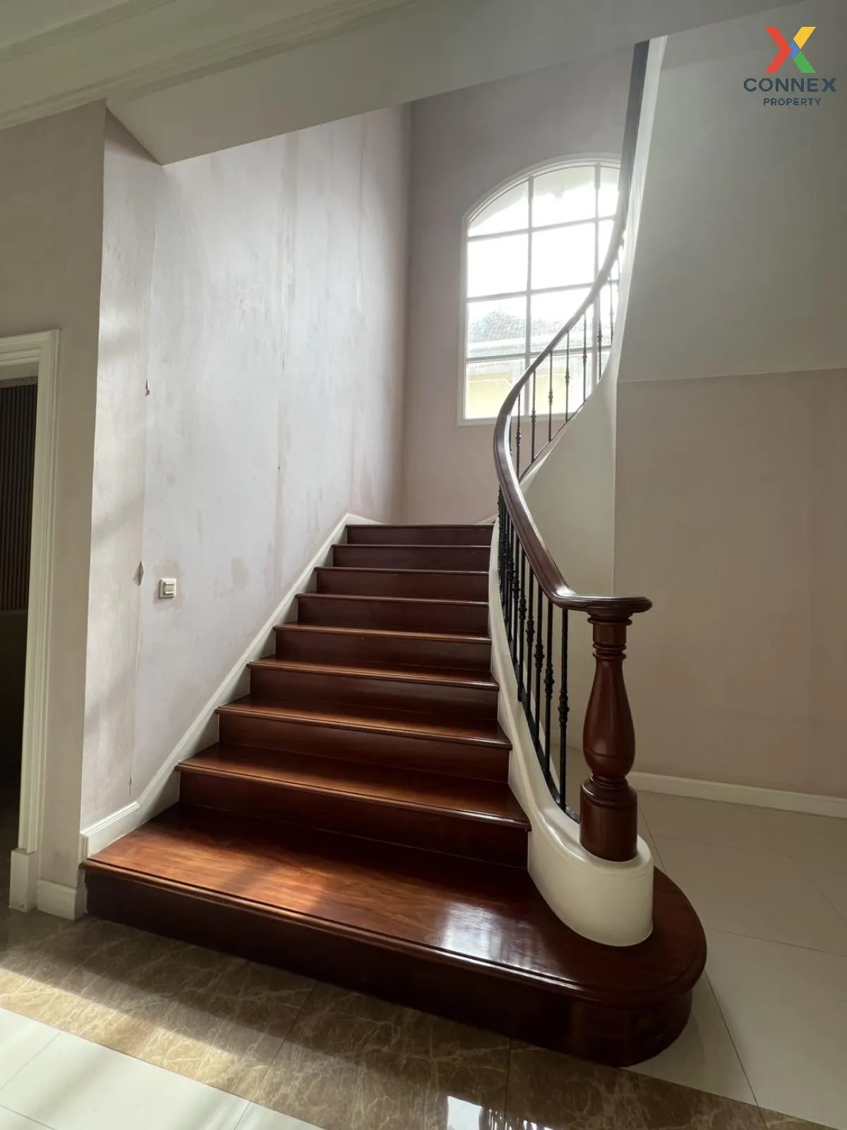 (วิวทะเลสาปหมู่บ้าน หลังมุม) ขายบ้าน  เดอะ รอยัล เรสซิเดนท์ จรเข้