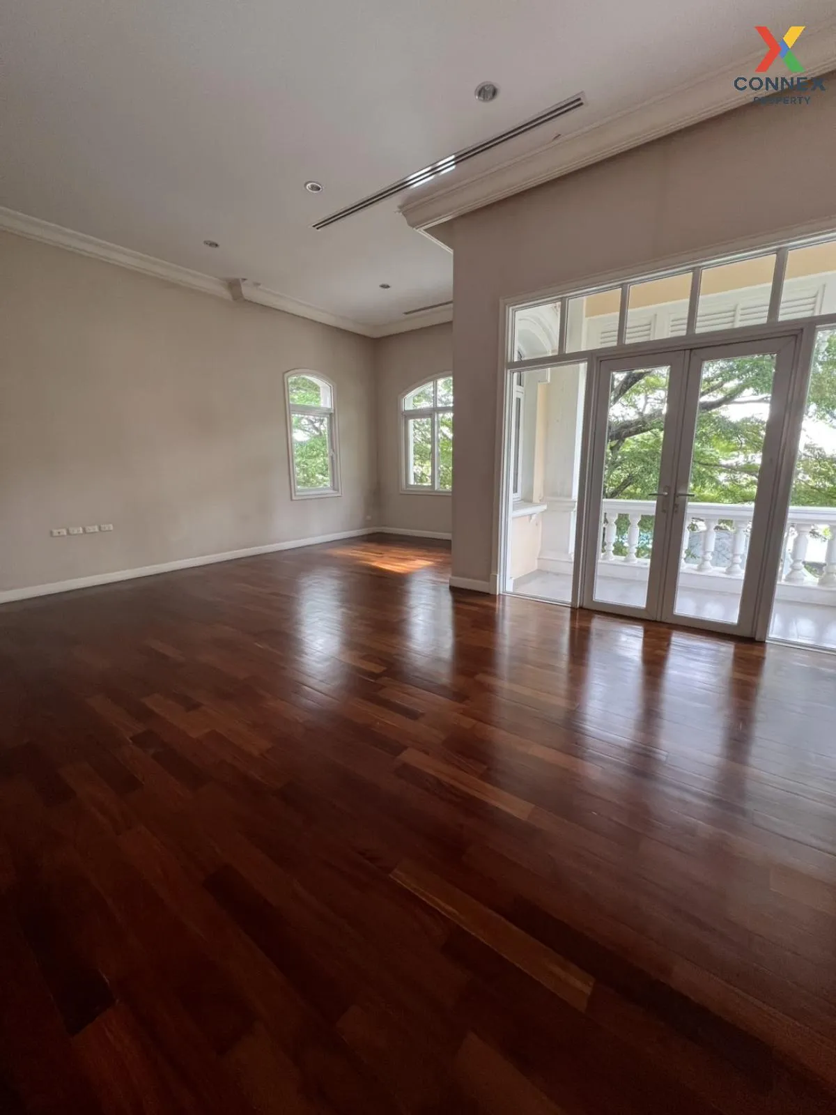 (วิวทะเลสาปหมู่บ้าน หลังมุม) ขายบ้าน  เดอะ รอยัล เรสซิเดนท์ จรเข้