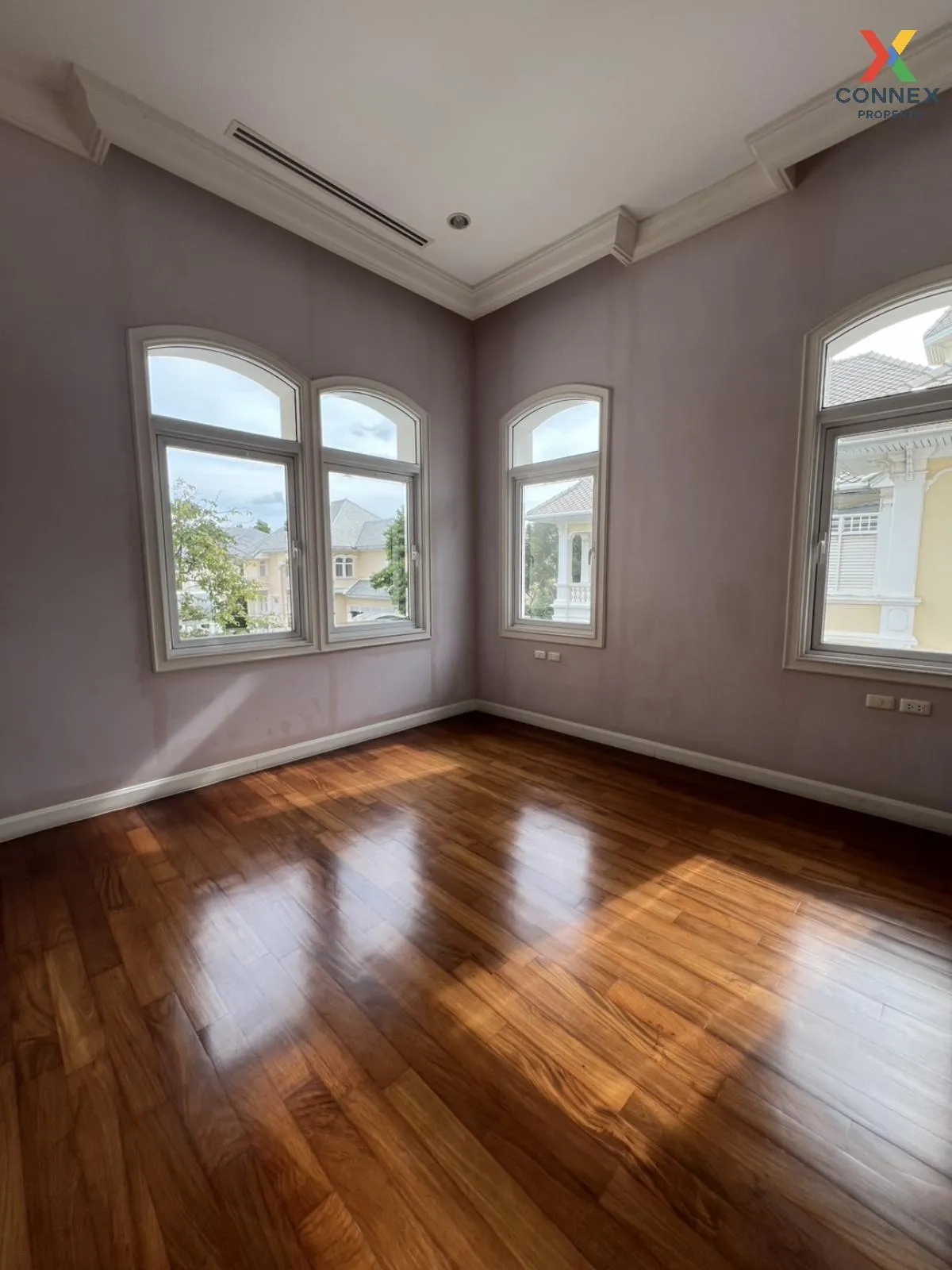 (วิวทะเลสาปหมู่บ้าน หลังมุม) ขายบ้าน  เดอะ รอยัล เรสซิเดนท์ จรเข้