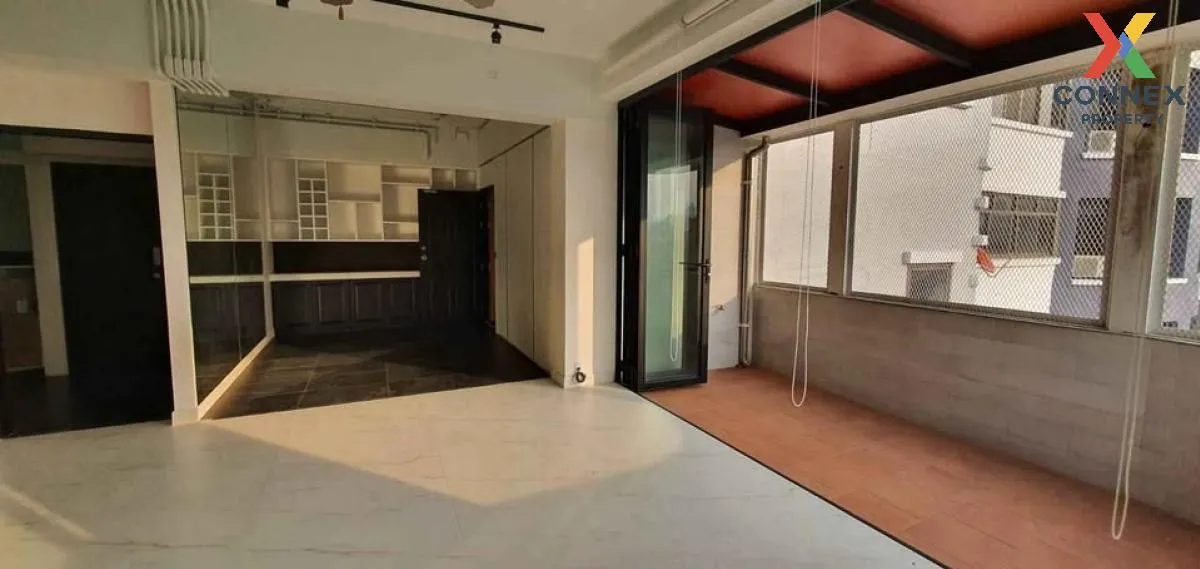 ขายคอนโด  ซันพาเลซ คอนโดมิเนียม รีโนเวทใหม่ บางกะปิ เขต ห้วยขวาง  2