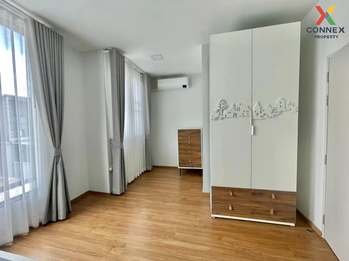 เช่าทาวน์เฮ้าส์/ทาวน์โฮม  พลีโน่ สุขุมวิท - บางนา 2 ห้องมุม บางพล 4