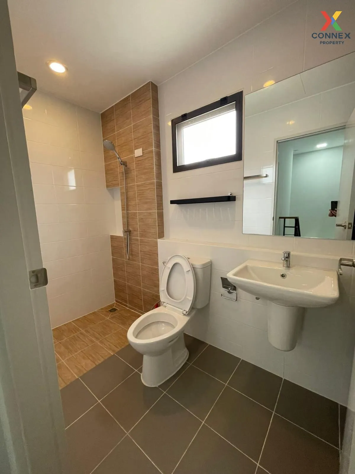 เช่าทาวน์เฮ้าส์/ทาวน์โฮม  พลีโน่ สุขุมวิท - บางนา 2 ห้องมุม บางพล