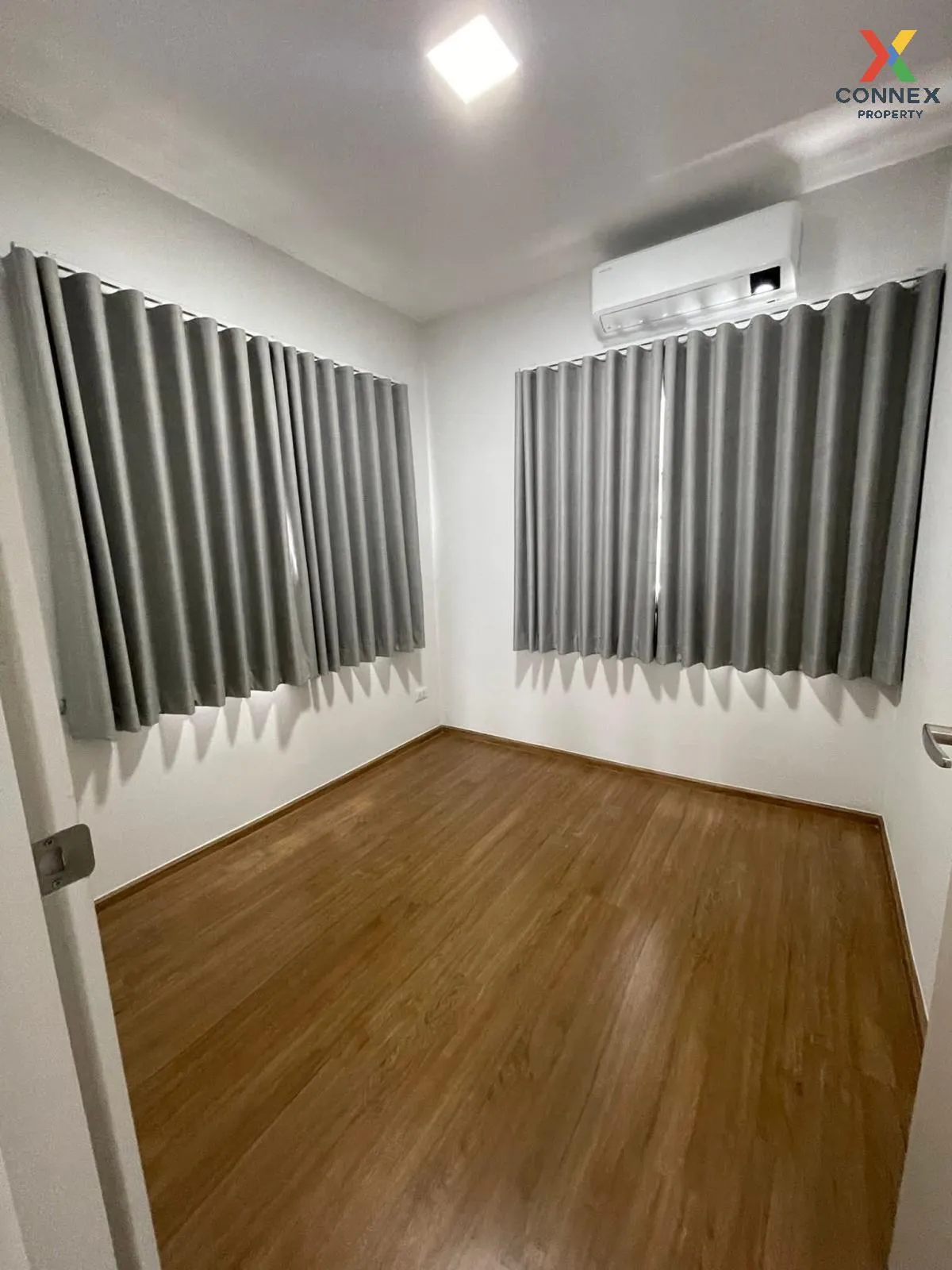 เช่าทาวน์เฮ้าส์/ทาวน์โฮม  พลีโน่ สุขุมวิท - บางนา 2 ห้องมุม บางพล