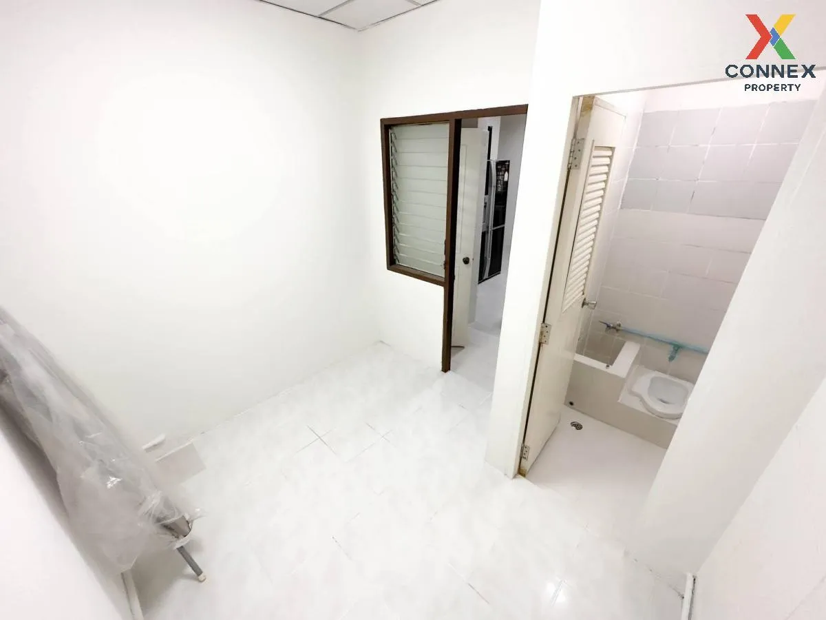 For Rent Townhome for rent, Sukhumvit 101 , newly renovated , Ban 4