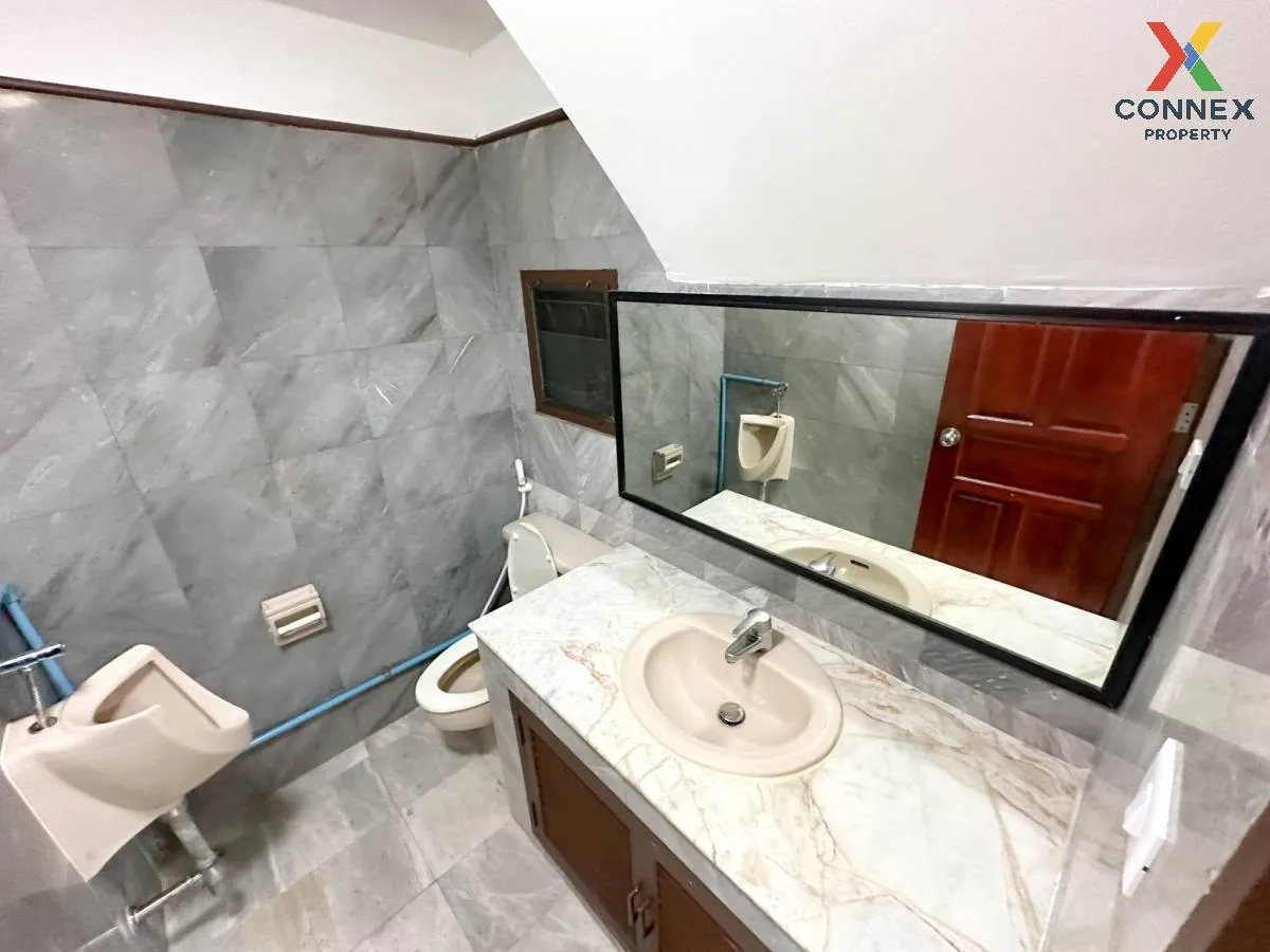 For Rent Townhome for rent, Sukhumvit 101 , newly renovated , Ban