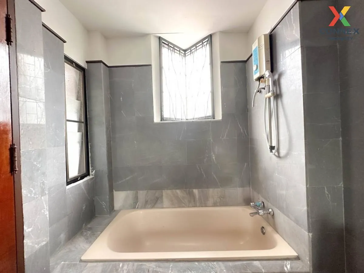 For Rent Townhome for rent, Sukhumvit 101 , newly renovated , Ban