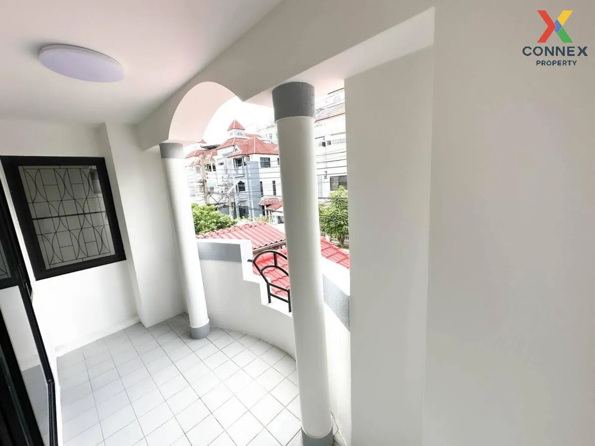 For Rent Townhome for rent, Sukhumvit 101 , newly renovated , Ban