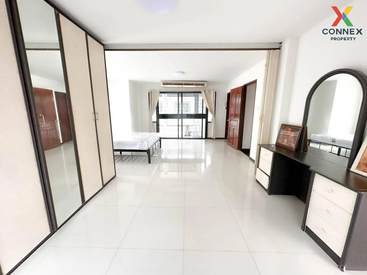 For Rent Townhome for rent, Sukhumvit 101 , newly renovated , Ban