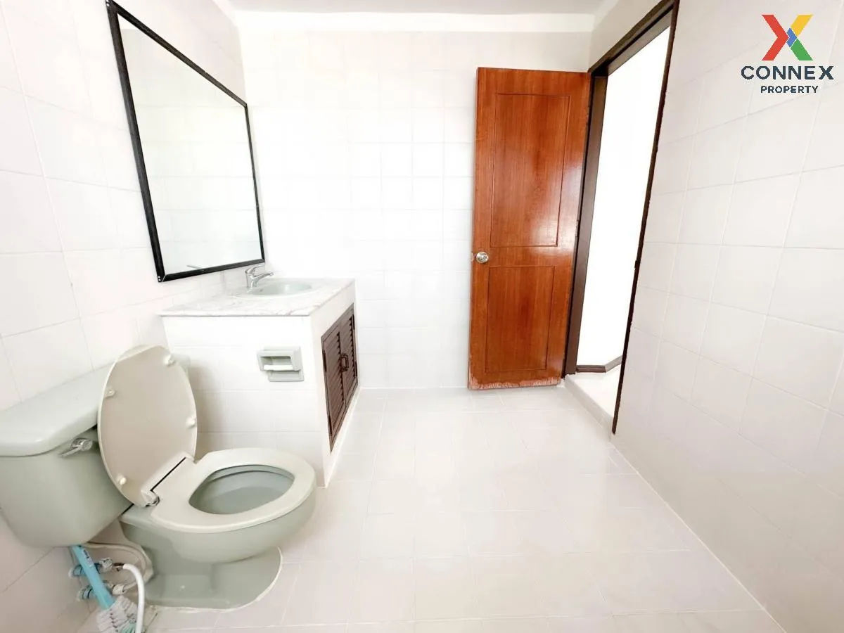 For Rent Townhome for rent, Sukhumvit 101 , newly renovated , Ban