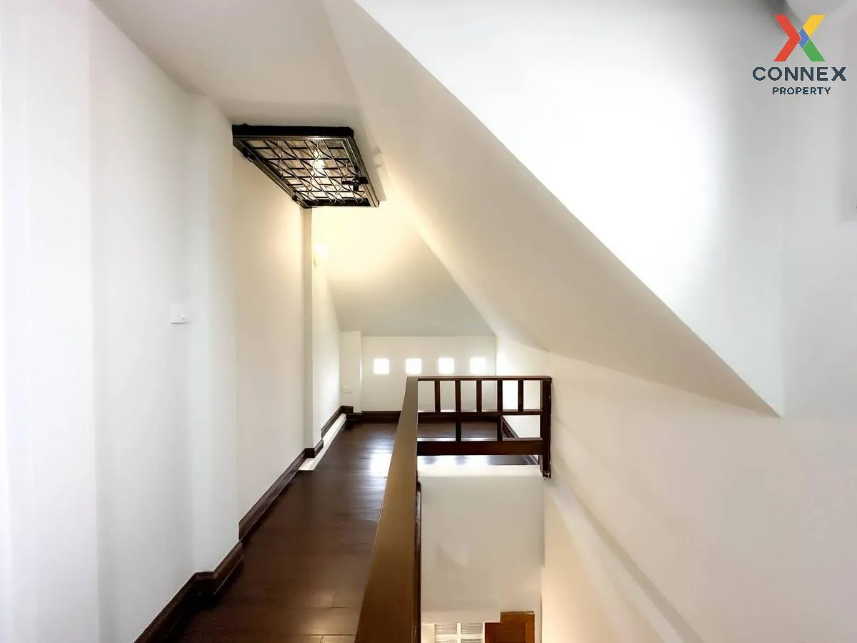 For Rent Townhome for rent, Sukhumvit 101 , newly renovated , Ban