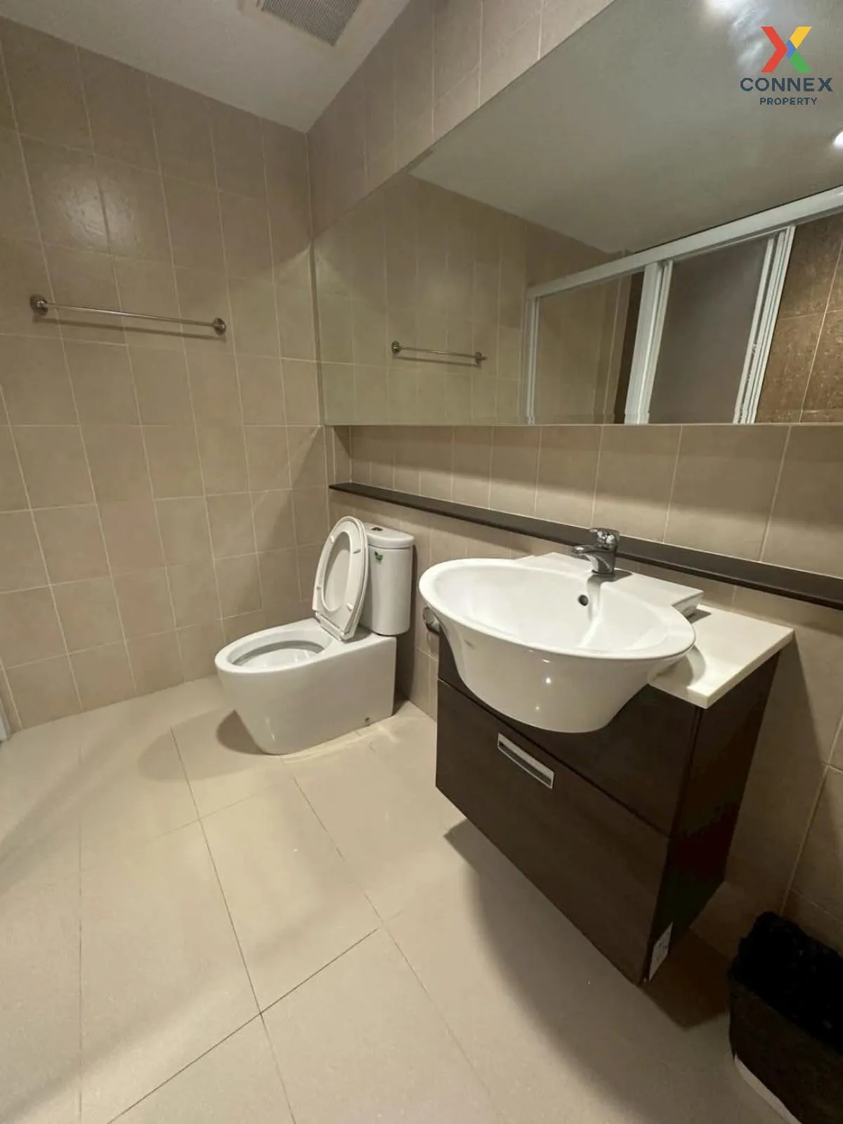 เช่าทาวน์เฮ้าส์/ทาวน์โฮม  บ้านกลางเมือง สาทร - ตากสิน 2 บางค้อ เข