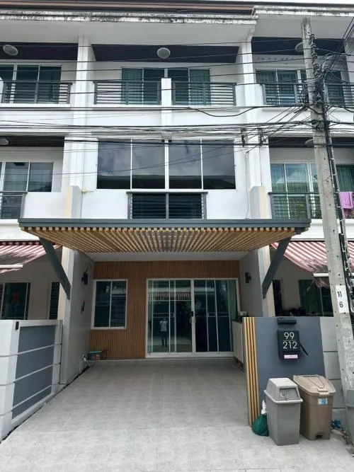 For Rent Townhouse/Townhome  , BAAN KLANG MUANG SATHORN - TAKSIN 2 , Bang Kho , Chom Thong , Bangkok , CX-131614