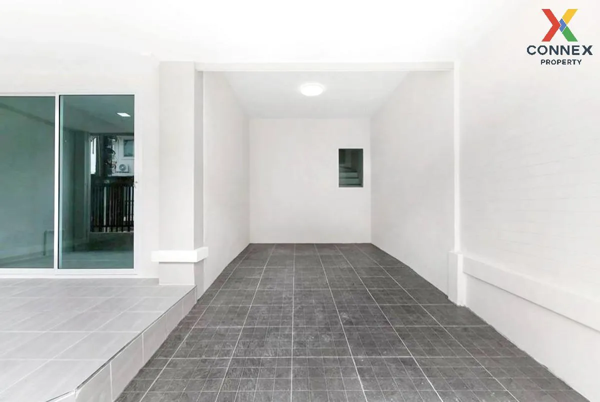 For Sale Townhouse/Townhome  , Pruksa Ville 11 Rama 5 , wide fron For Sale Townhouse/Townhome  , Pruksa Ville 11 Rama 5 , wide fron 2