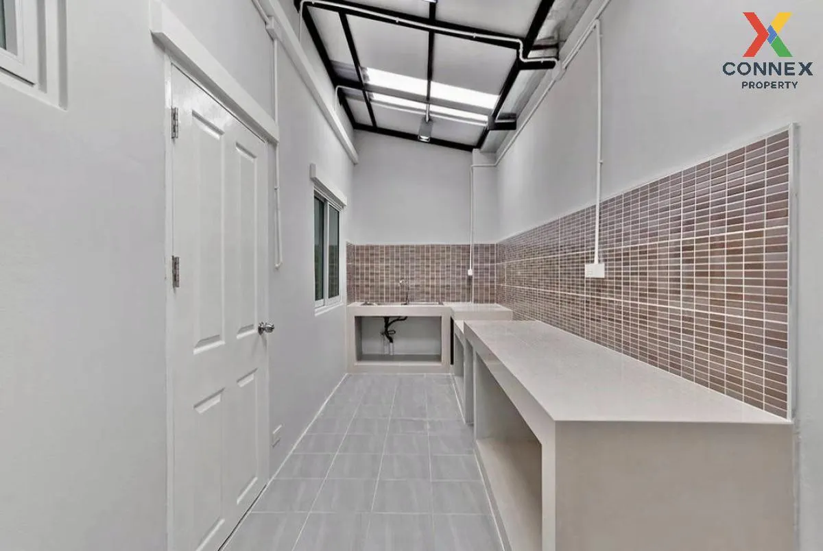 For Sale Townhouse/Townhome  , Pruksa Ville 11 Rama 5 , wide fron For Sale Townhouse/Townhome  , Pruksa Ville 11 Rama 5 , wide fron