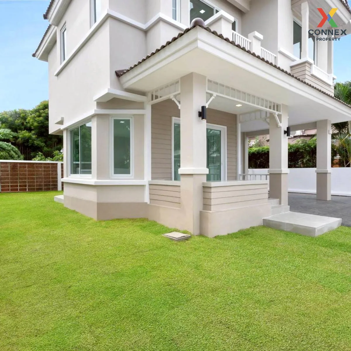 For Sale House , Chaiyapruek Bangbuathong , wide frontage , newly 3