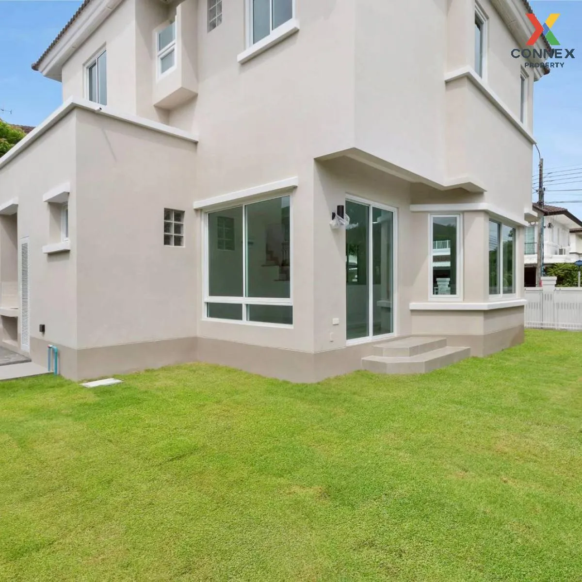 For Sale House , Chaiyapruek Bangbuathong , wide frontage , newly 4