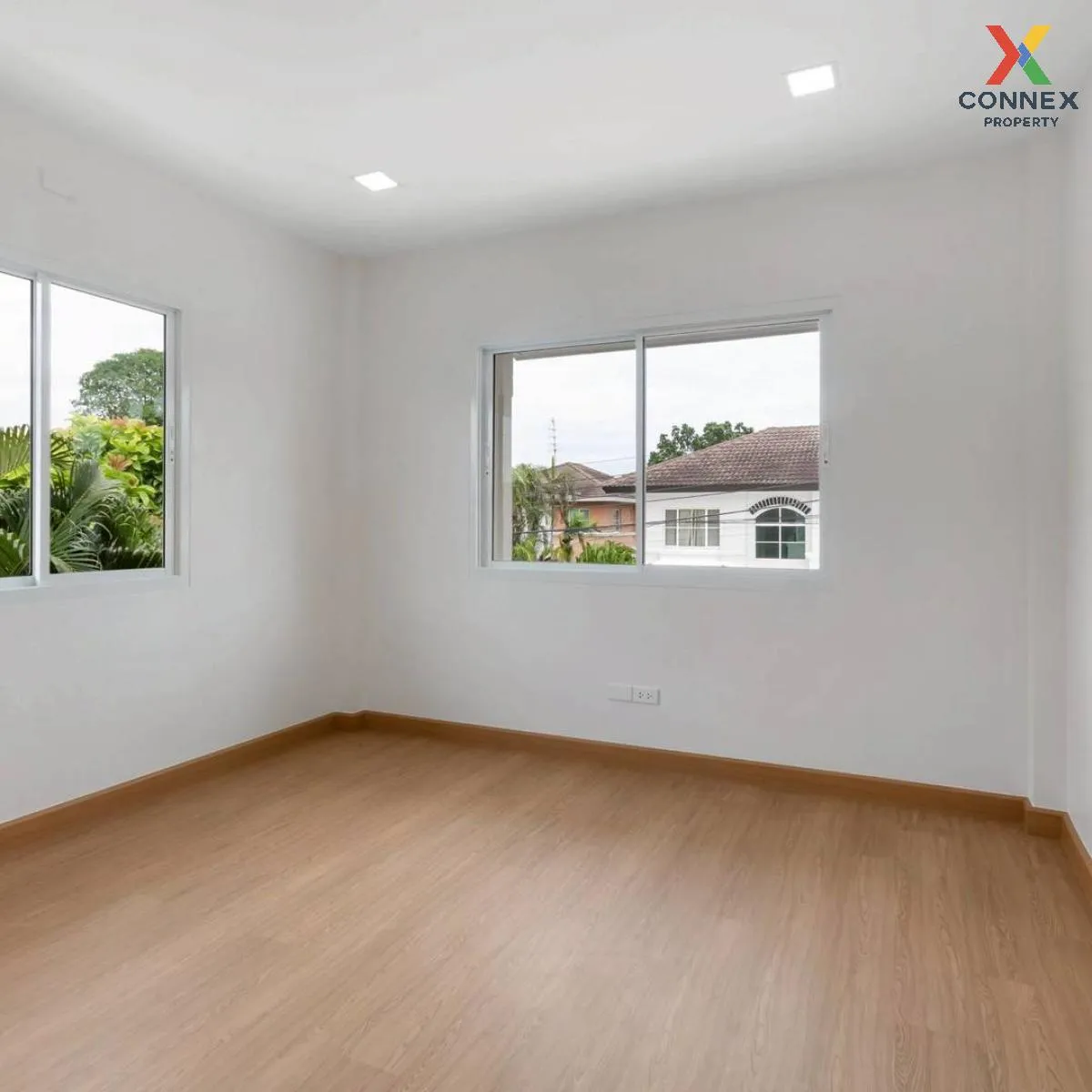 For Sale House , Chaiyapruek Bangbuathong , wide frontage , newly
