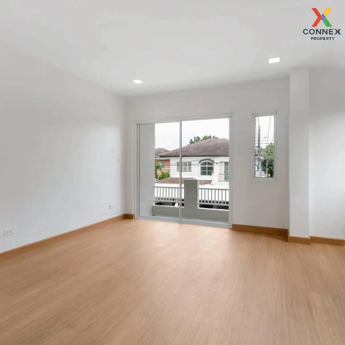 For Sale House , Chaiyapruek Bangbuathong , wide frontage , newly
