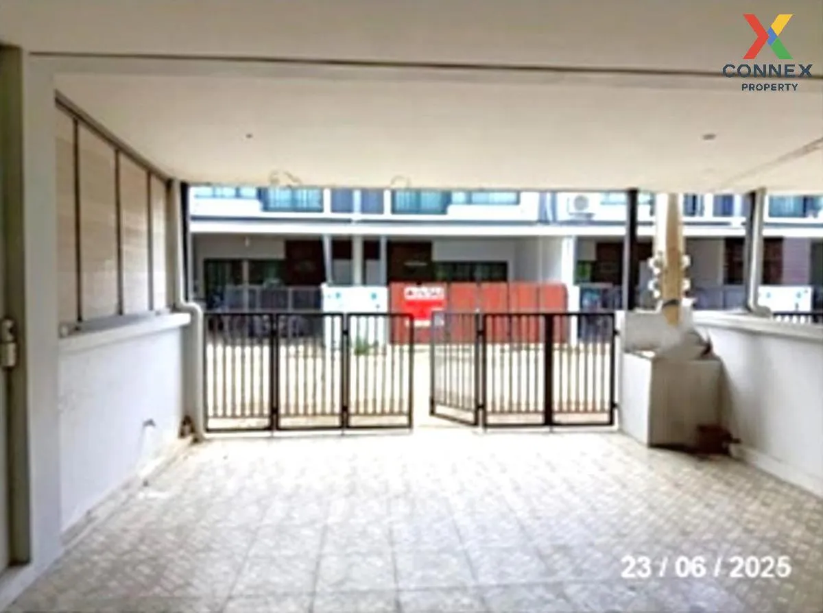 ขายทาวน์เฮ้าส์/ทาวน์โฮม  ลา ปาตีย์ บ้านสวน บ้านสวน เมืองชลบุรี ชล 2