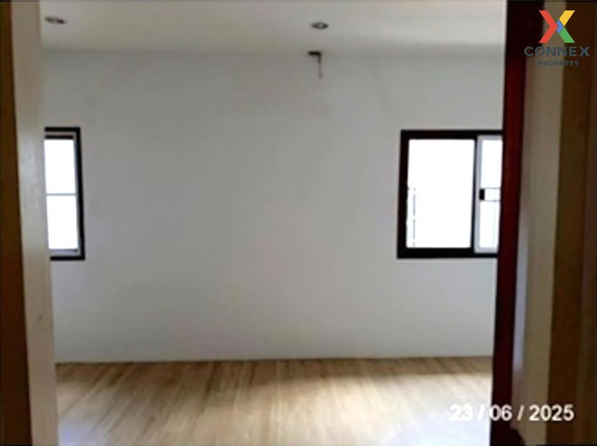 ขายทาวน์เฮ้าส์/ทาวน์โฮม  ลา ปาตีย์ บ้านสวน บ้านสวน เมืองชลบุรี ชล