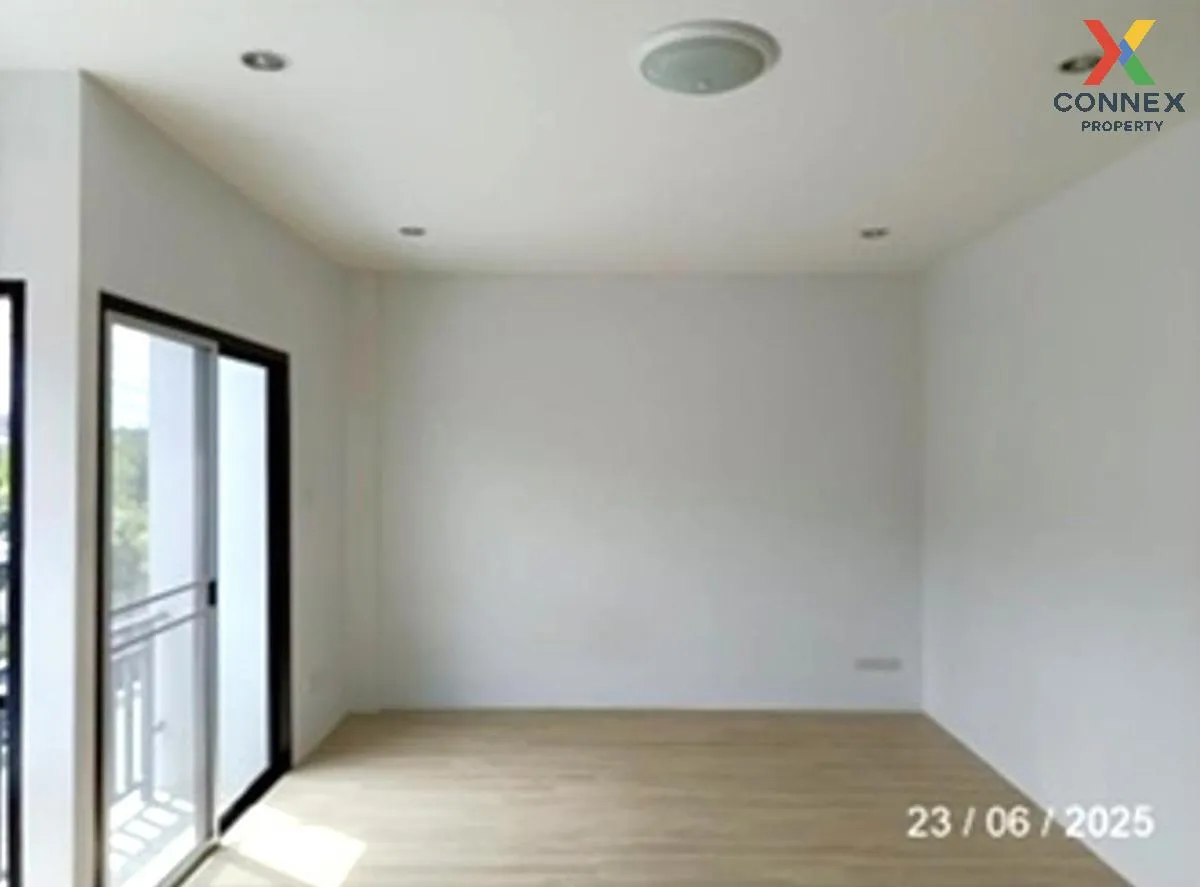 ขายทาวน์เฮ้าส์/ทาวน์โฮม  ลา ปาตีย์ บ้านสวน บ้านสวน เมืองชลบุรี ชล