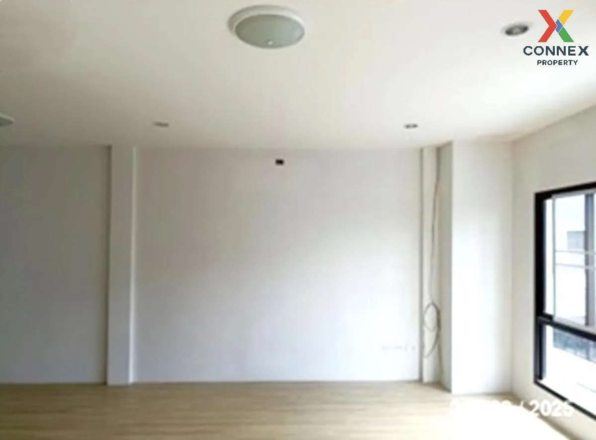 ขายทาวน์เฮ้าส์/ทาวน์โฮม  ลา ปาตีย์ บ้านสวน บ้านสวน เมืองชลบุรี ชล