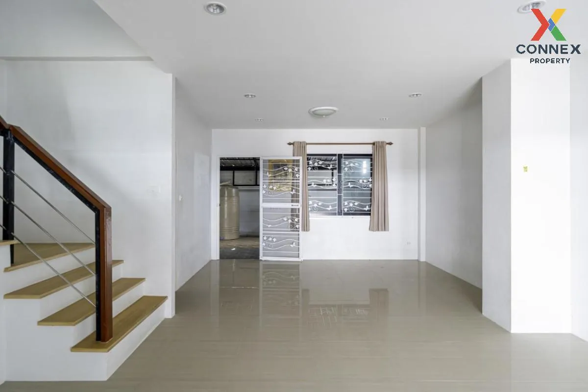 ขายทาวน์เฮ้าส์/ทาวน์โฮม  ลา ปาตีย์ บ้านสวน บ้านสวน เมืองชลบุรี ชล 3