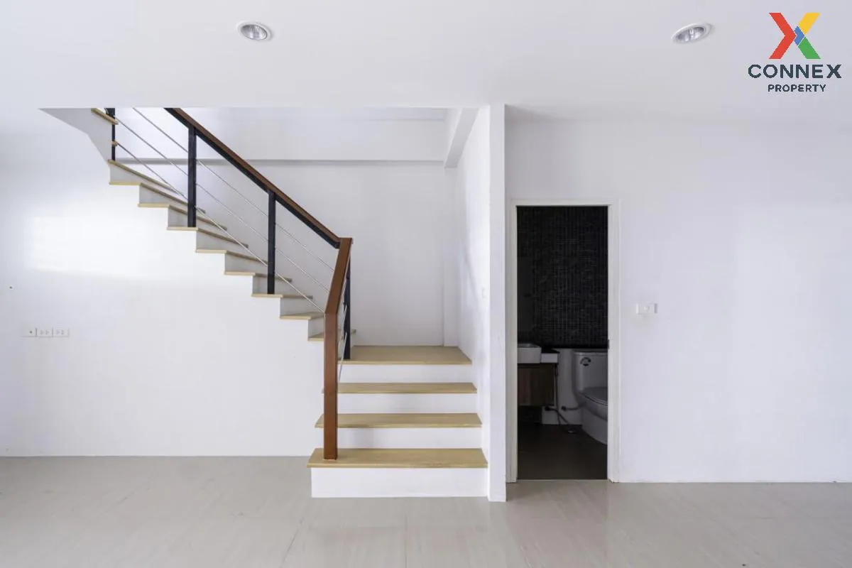 ขายทาวน์เฮ้าส์/ทาวน์โฮม  ลา ปาตีย์ บ้านสวน บ้านสวน เมืองชลบุรี ชล 4