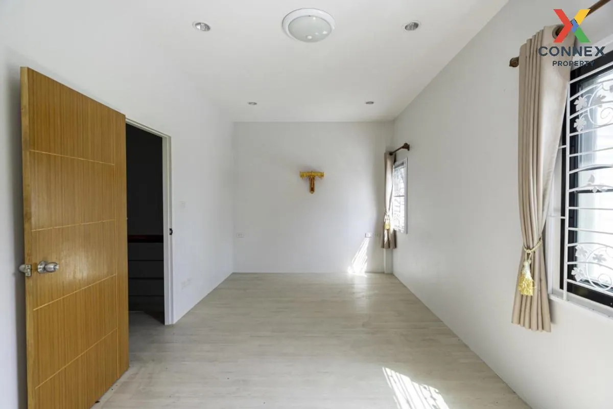 ขายทาวน์เฮ้าส์/ทาวน์โฮม  ลา ปาตีย์ บ้านสวน บ้านสวน เมืองชลบุรี ชล