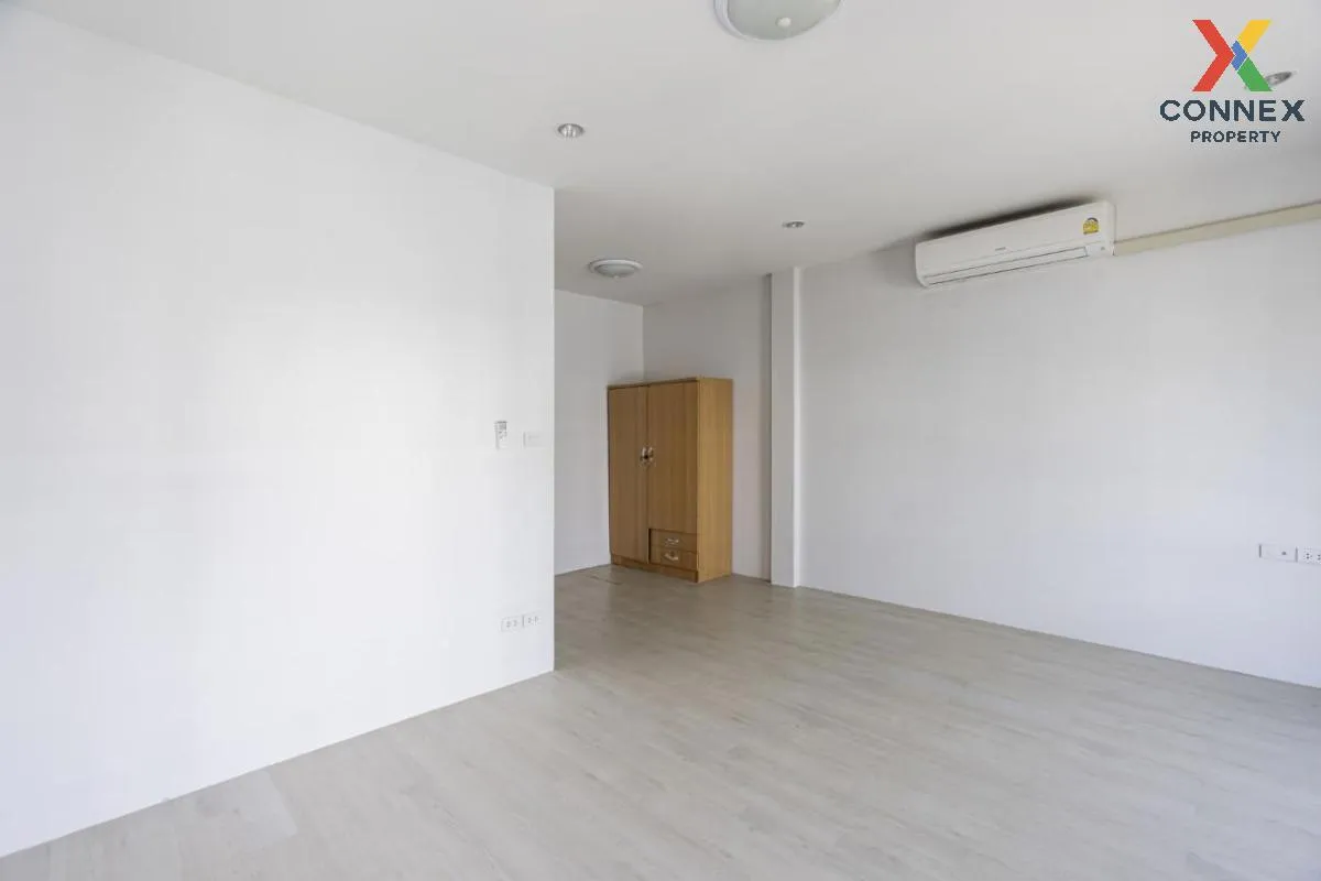 ขายทาวน์เฮ้าส์/ทาวน์โฮม  ลา ปาตีย์ บ้านสวน บ้านสวน เมืองชลบุรี ชล