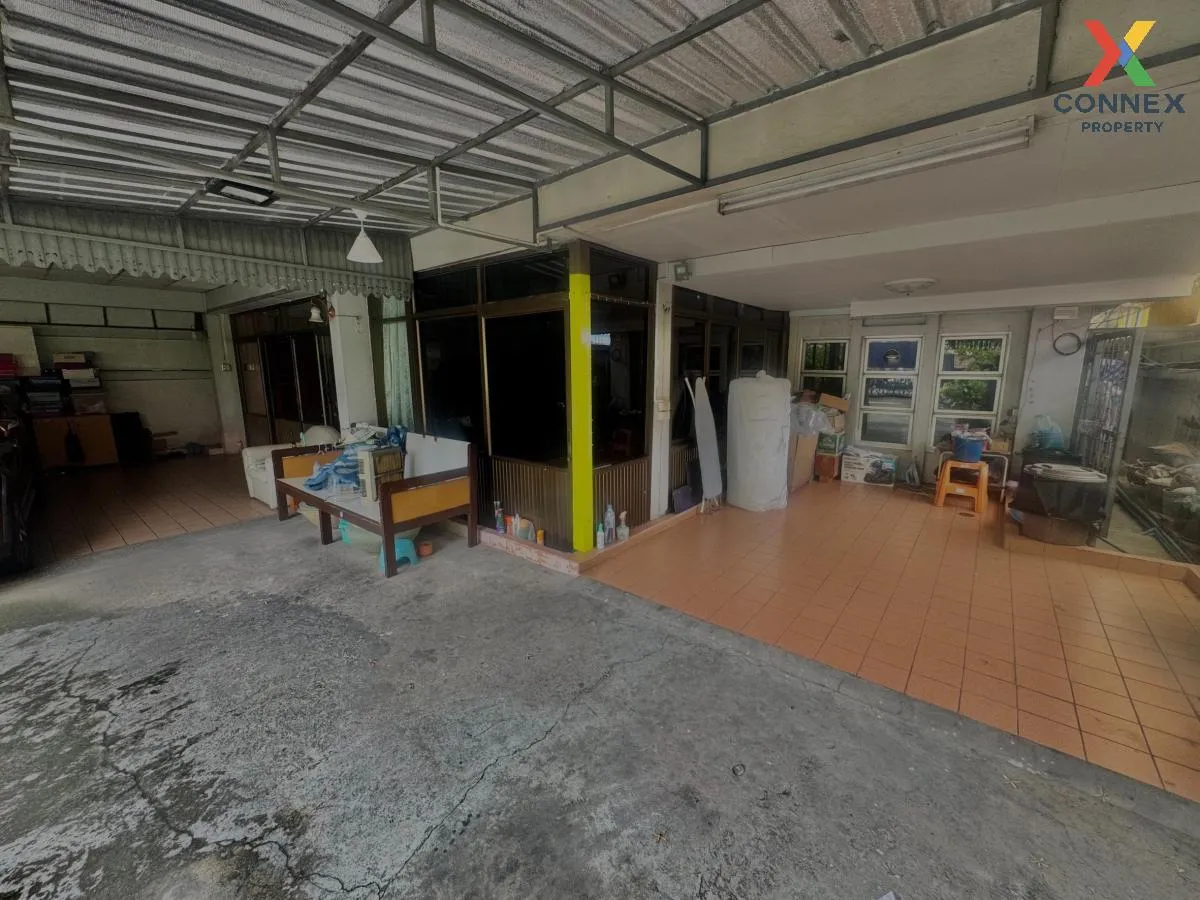 For Sale Two-story single house, Ratchada Soi 3 , corner unit , D 3