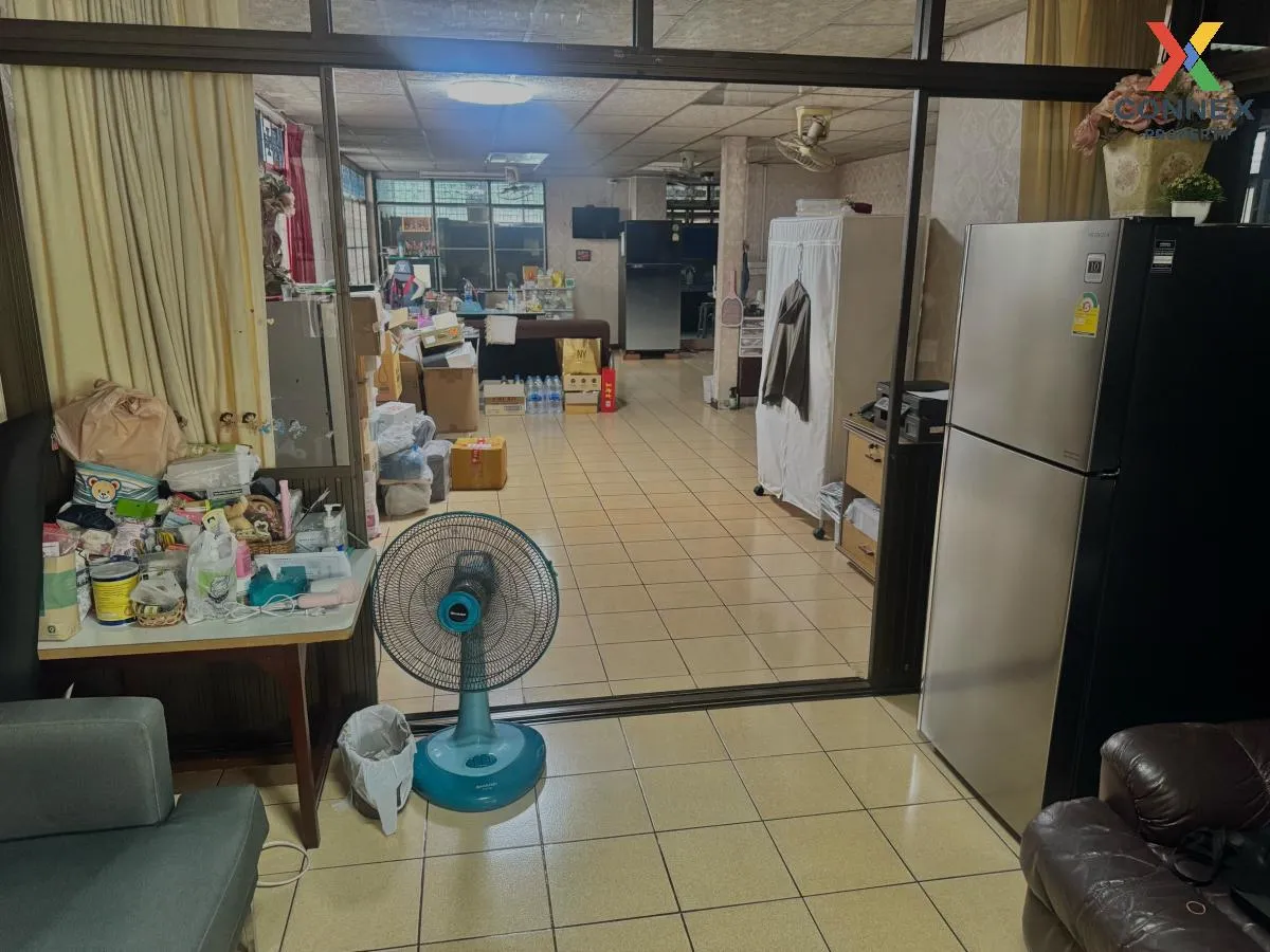 For Sale Two-story single house, Ratchada Soi 3 , corner unit , D 4
