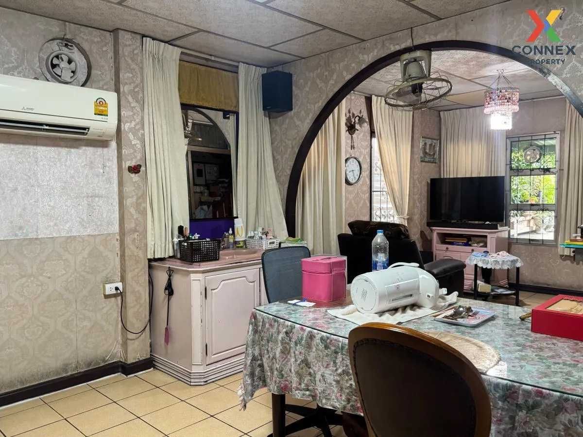 For Sale Two-story single house, Ratchada Soi 3 , corner unit , D
