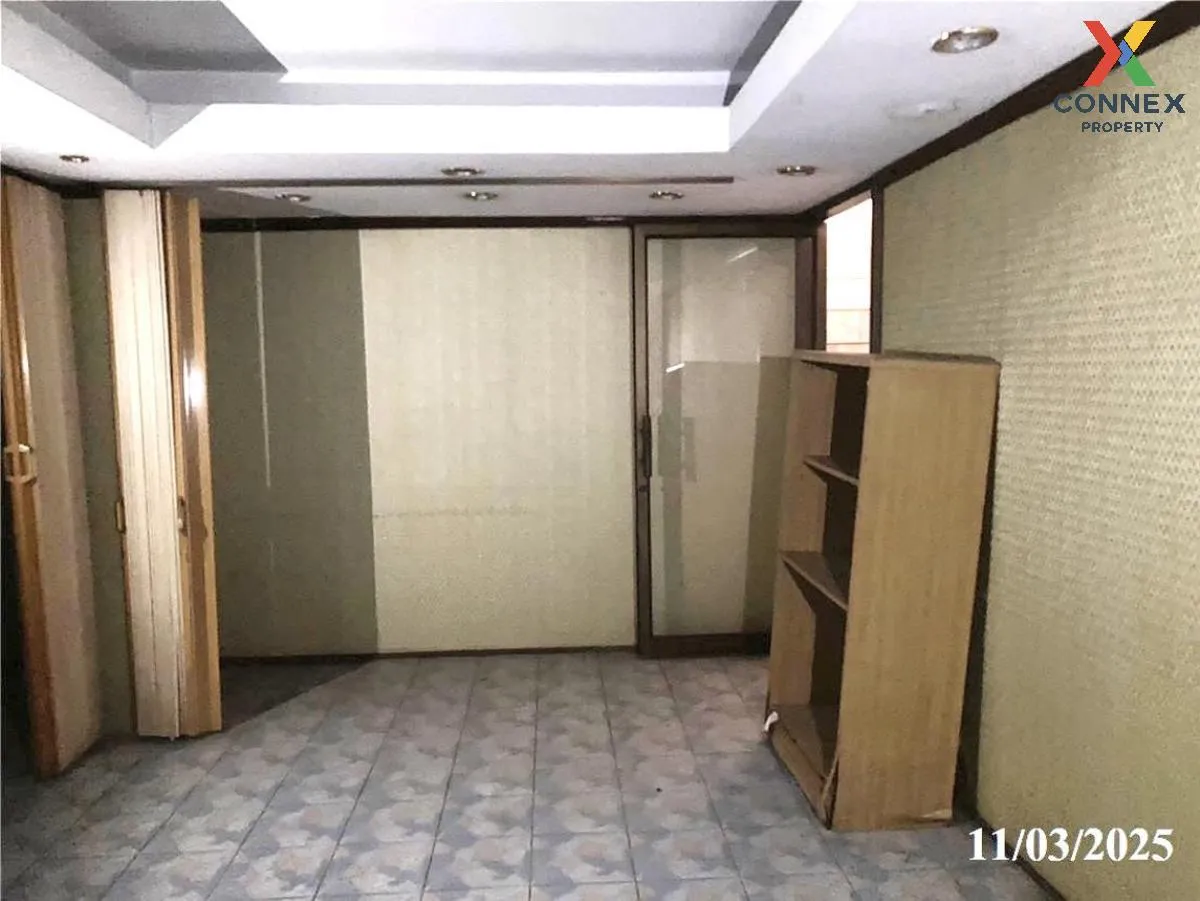 For Sale 4 - storey commercial building area 936 square meters Pa For Sale 4 - storey commercial building area 936 square meters Pa